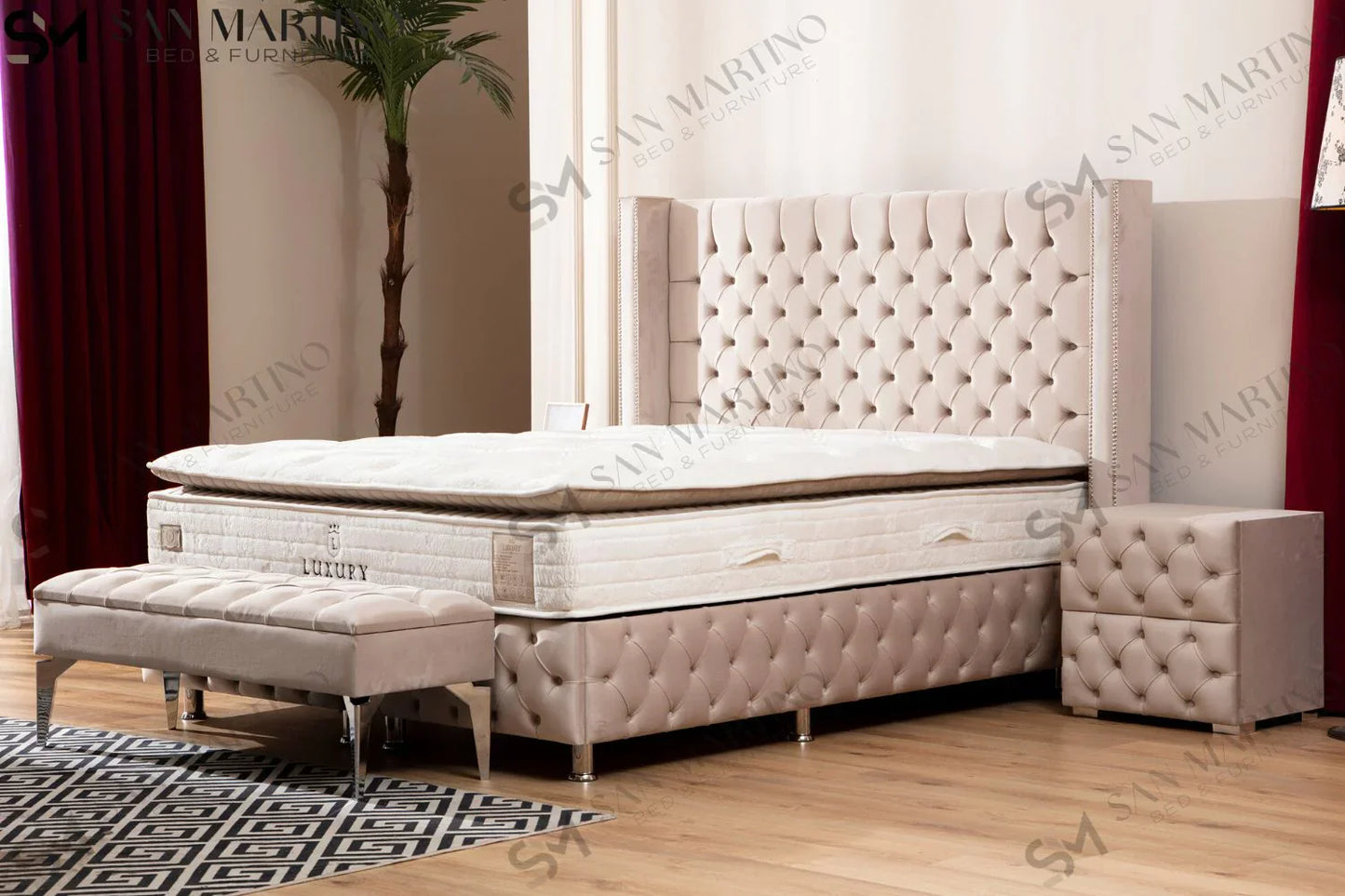 Lit double coffre en Velours – CLOUTÉ BEIGE